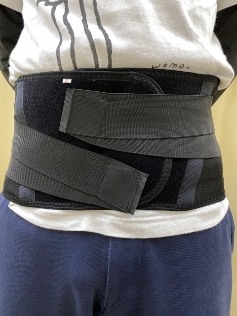 ギックリ腰の対処法③コルセットはつけたほうが良い？