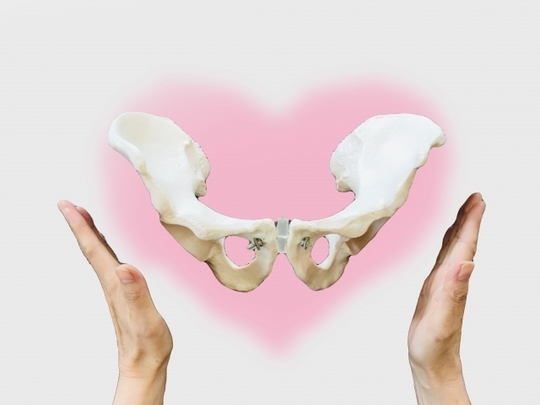 帝王切開でご出産された方の施術は、産後2～3か月頃から行なえます。